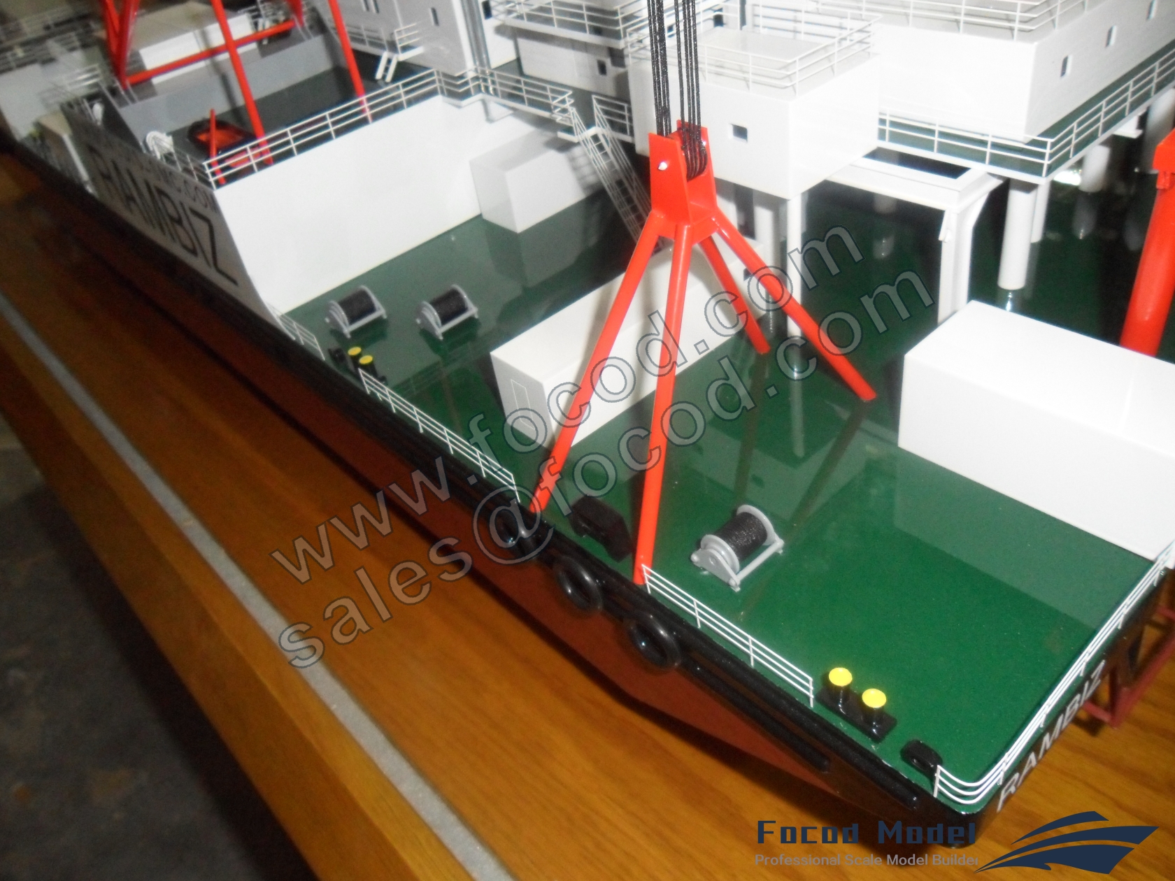 customized model of 85m Heavy Lift Vessel - Rambiz